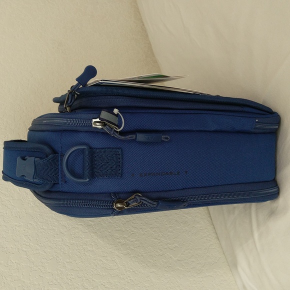 Titan By Arctic Zone Expandable Lunch Box W/ 2 Ice walls And Container Set - Picture 3 of 10